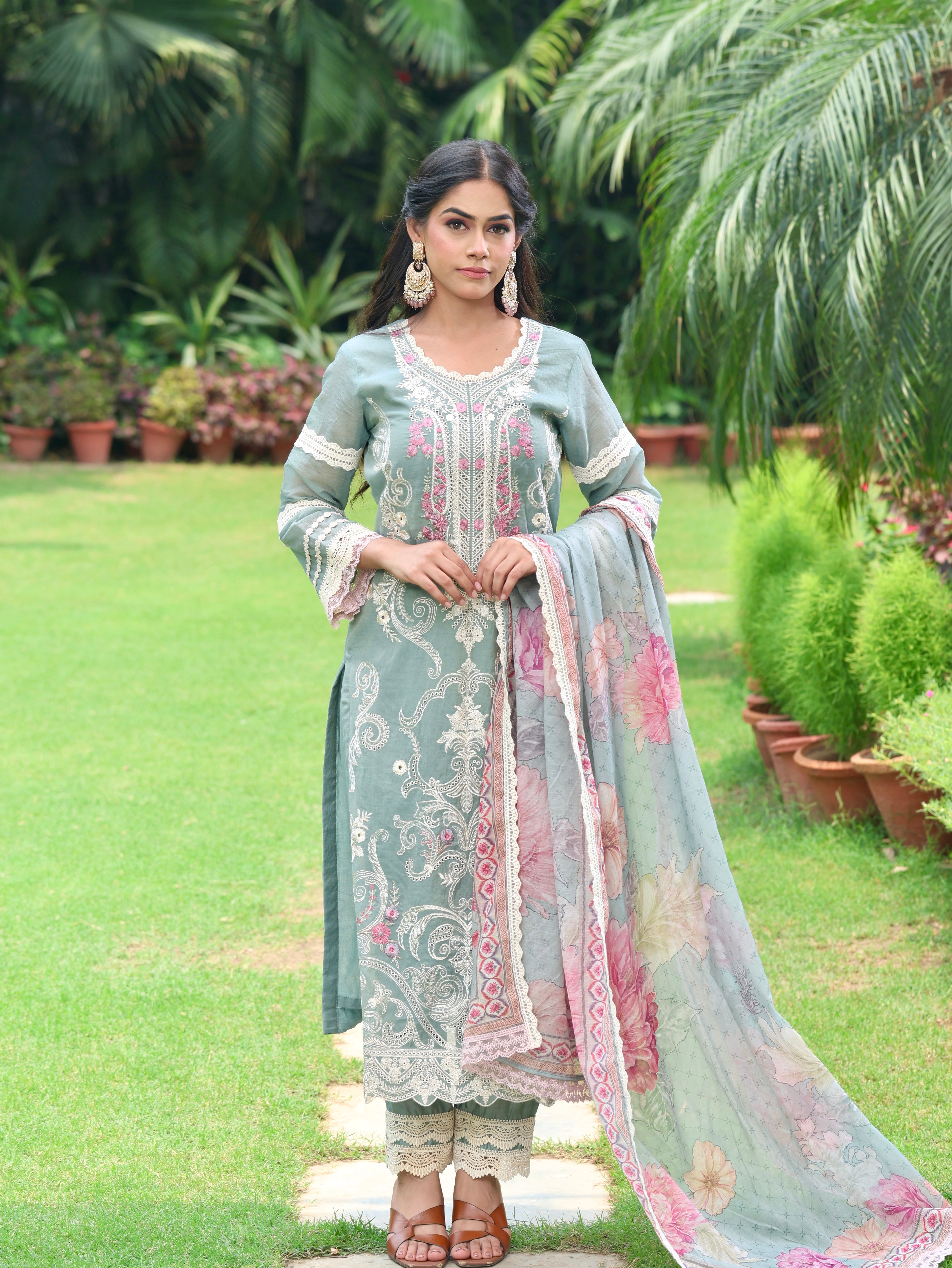 Arzoo | Dusky Grey Embroidered Cotton Kurta Set