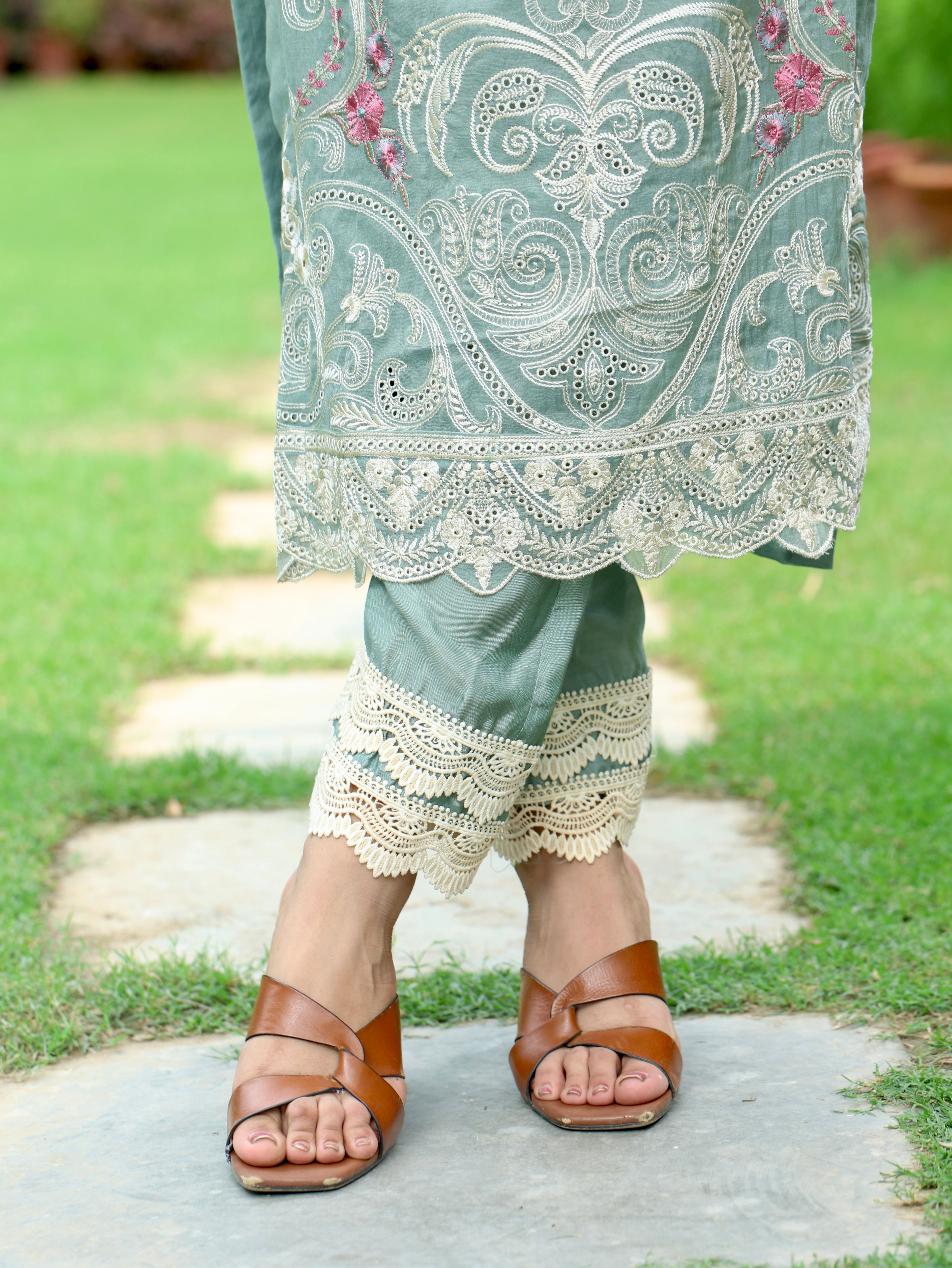 Arzoo | Dusky Grey Embroidered Cotton Kurta Set