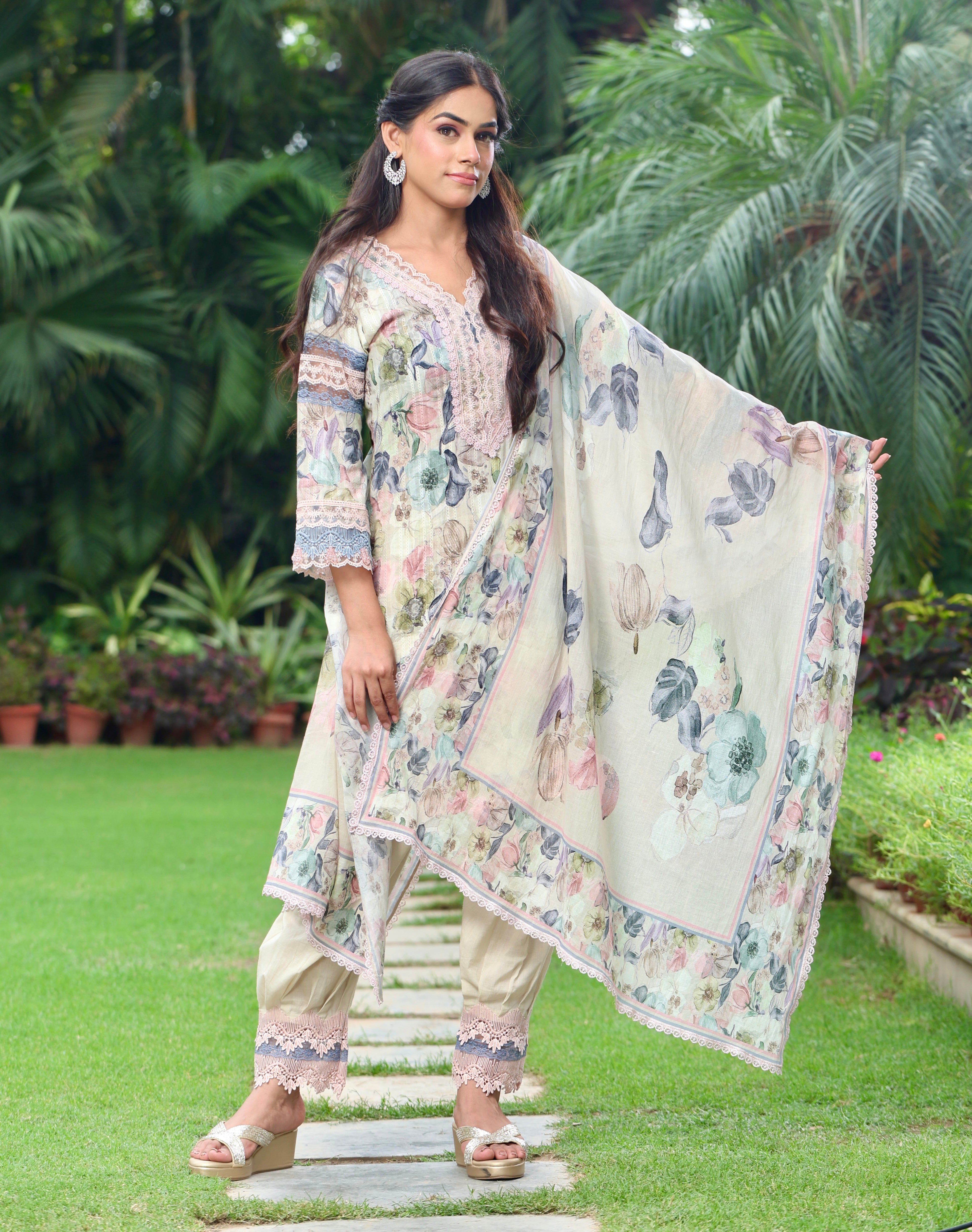 Aafreen | Ivory Floral Printed Cotton Kurta Set