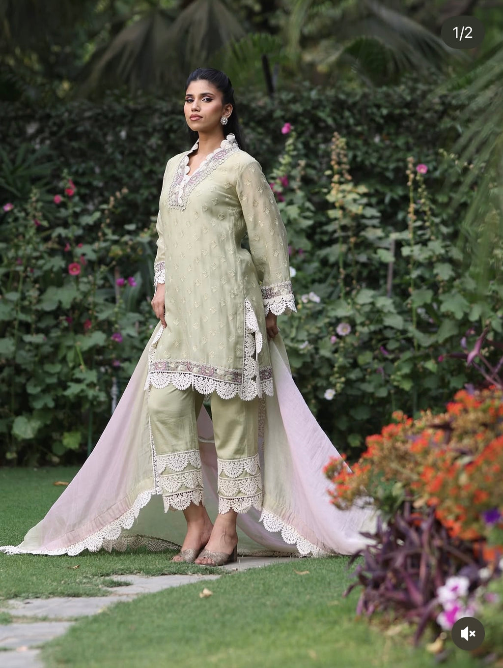 Green scalloped lace set