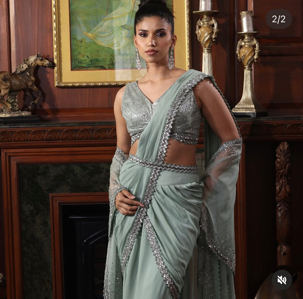 Green onaya drape saree
